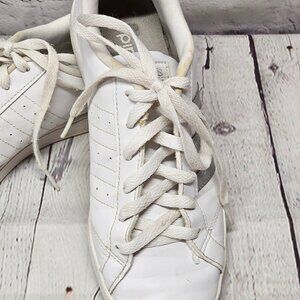 Adidas Woman's White Court Tennis Sneaker - Size 7